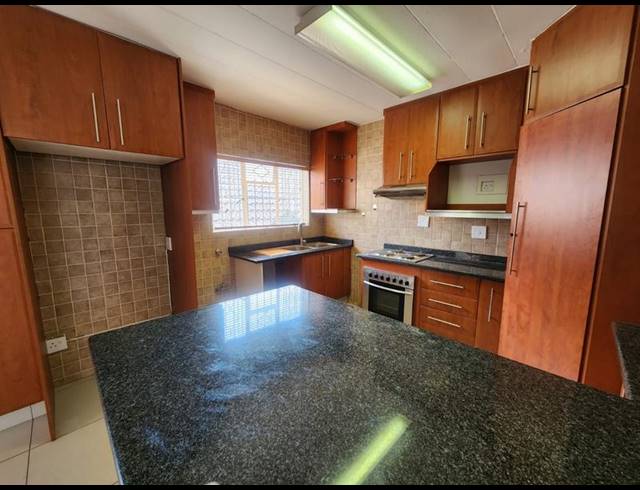 3 BEDROOM PROPERTY TO RENT IN NORTHCLIFF